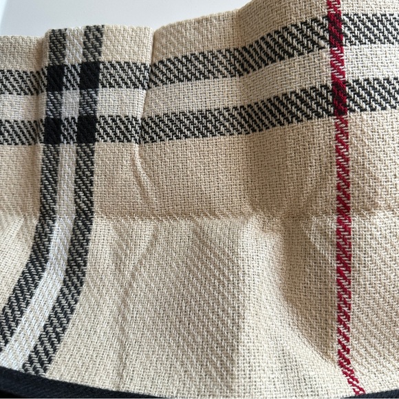 NWOT Costco Packable Outdoor Picnic Blanket Tan Black Red Plaid Nova Check - Picture 3 of 9